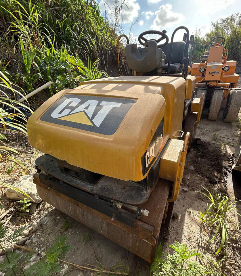 Caterpillar CB-214E - Валяк: снимка 5 Caterpillar CB-214E - Валяк: снимка 5