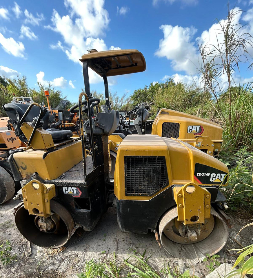 Caterpillar CB-214E - Валяк: снимка 1 Caterpillar CB-214E - Валяк: снимка 1