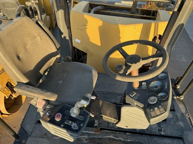 Caterpillar CB-543D XW - Валяк: снимка 5 Caterpillar CB-543D XW - Валяк: снимка 5