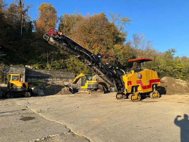 Caterpillar PM-313 - Пътна фреза: снимка 2 Caterpillar PM-313 - Пътна фреза: снимка 2