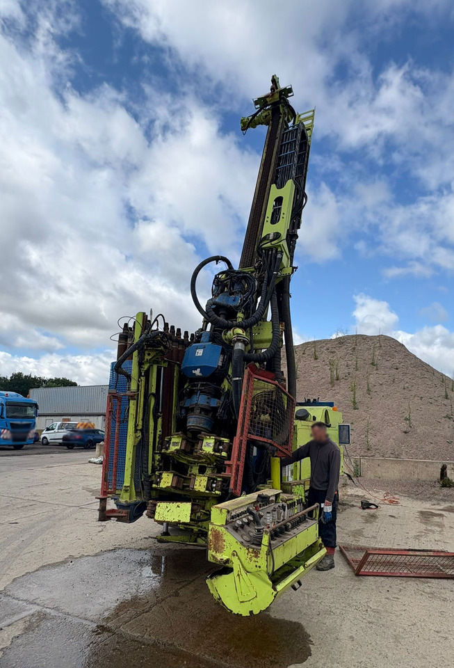 Comacchio MC 900 GT - Пробивна машина: снимка 4 Comacchio MC 900 GT - Пробивна машина: снимка 4