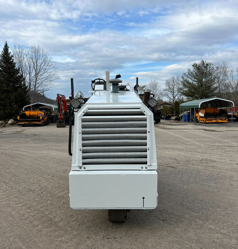 Ditch Witch W 500 - Пътна фреза: снимка 4 Ditch Witch W 500 - Пътна фреза: снимка 4