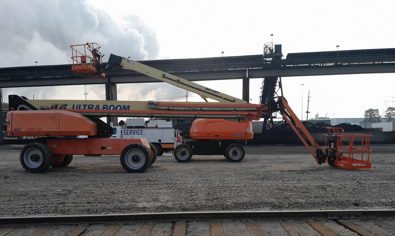JLG 1200SJP - Телескопичен колесен товарач: снимка 2 JLG 1200SJP - Телескопичен колесен товарач: снимка 2