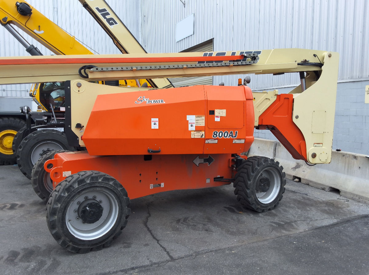 JLG 800AJ - Телескопичен колесен товарач: снимка 1 JLG 800AJ - Телескопичен колесен товарач: снимка 1