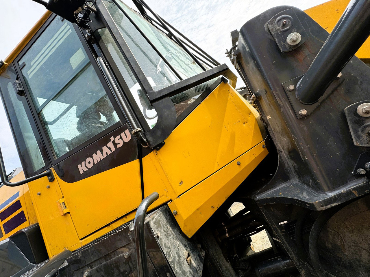 Лизинг на Komatsu WA320-8 Komatsu WA320-8: снимка 7