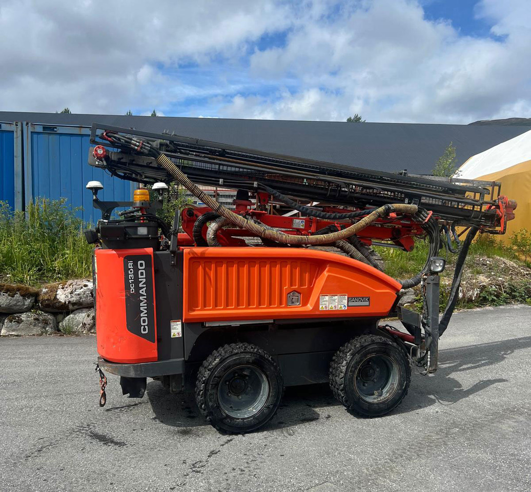 Sandvik Commando DC130Ri - Пробивна машина: снимка 3 Sandvik Commando DC130Ri - Пробивна машина: снимка 3