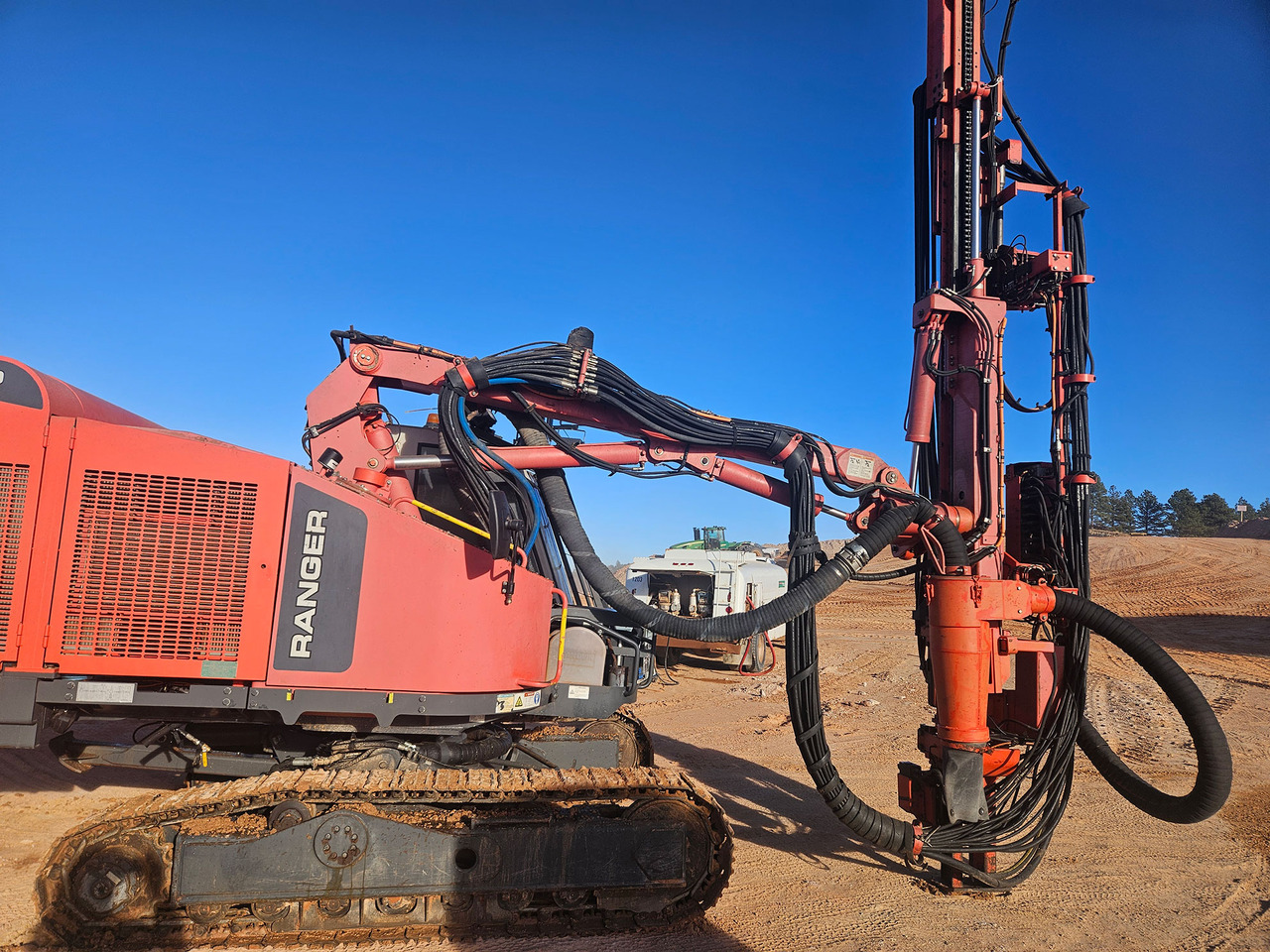 Sandvik DX800 - Пробивна машина: снимка 5 Sandvik DX800 - Пробивна машина: снимка 5