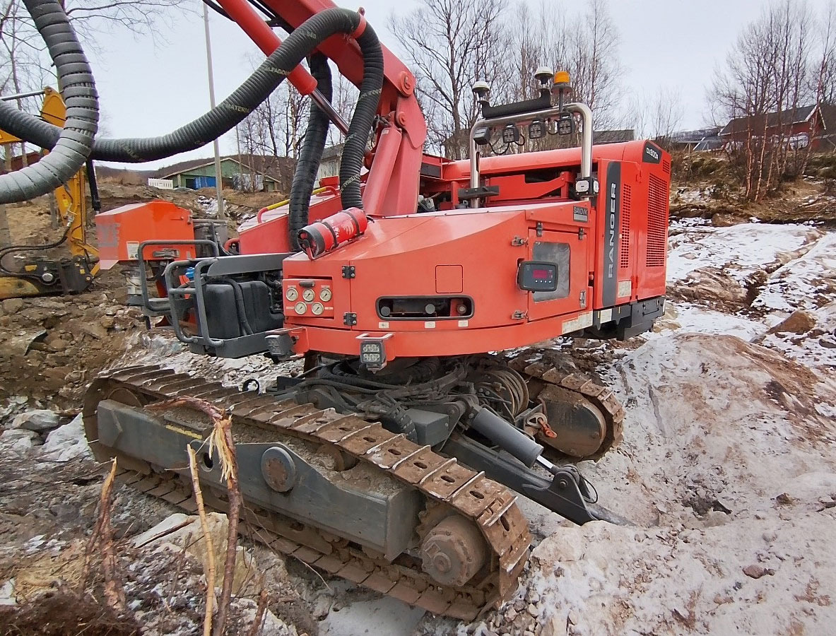 Sandvik DX800R - Пробивна машина: снимка 5 Sandvik DX800R - Пробивна машина: снимка 5