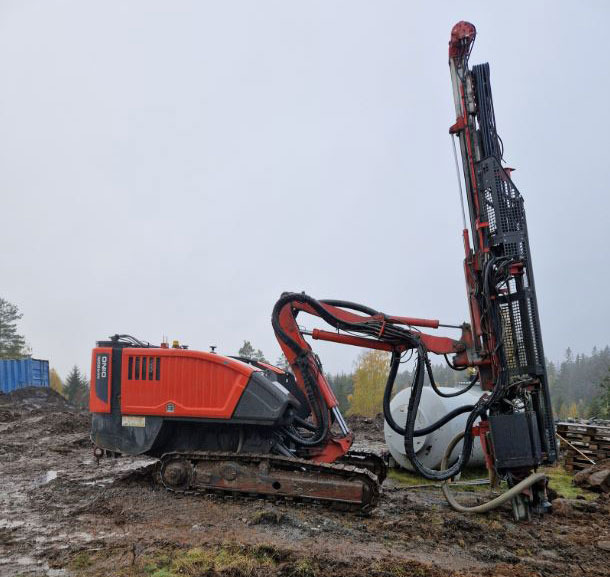 Sandvik Dino DC400Ri - Пробивна машина: снимка 1 Sandvik Dino DC400Ri - Пробивна машина: снимка 1