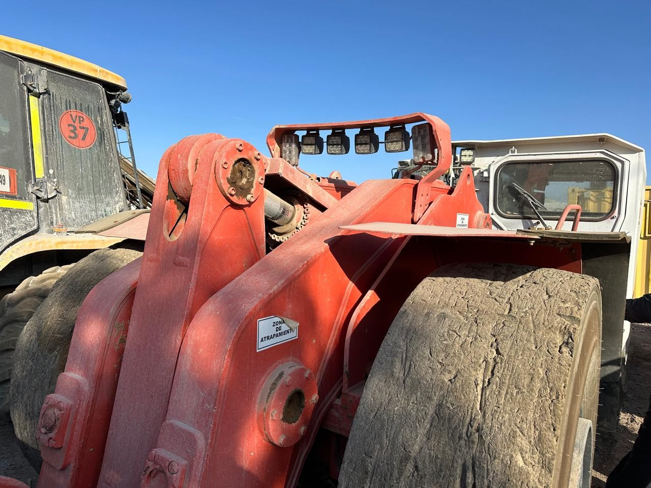 Sandvik LH410 - Машина за хоризонтално-насочено сондиране: снимка 4 Sandvik LH410 - Машина за хоризонтално-насочено сондиране: снимка 4