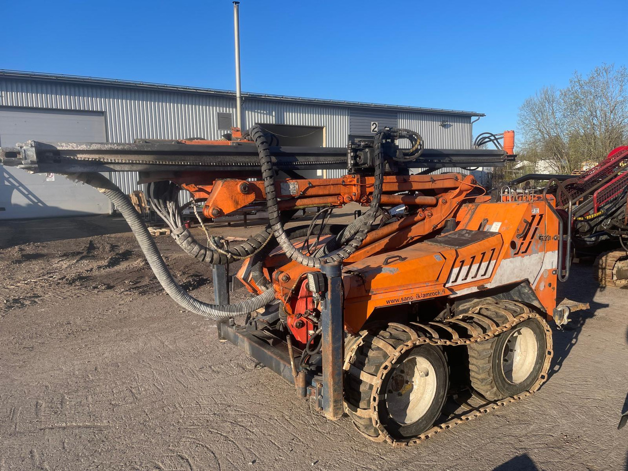 Tamrock Commando 120R - Пробивна машина: снимка 1 Tamrock Commando 120R - Пробивна машина: снимка 1