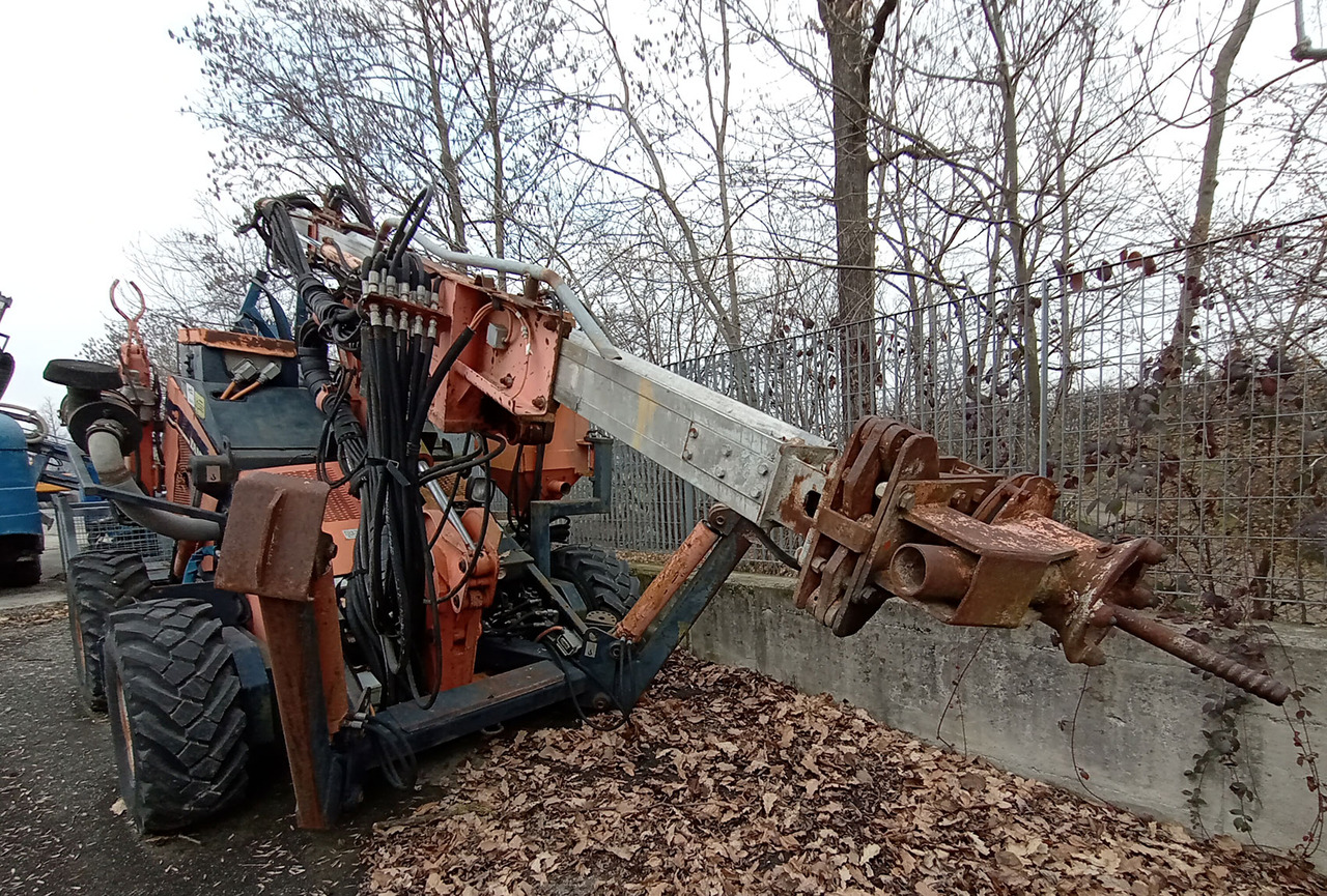 Tamrock Commando 300 - Пробивна машина: снимка 4 Tamrock Commando 300 - Пробивна машина: снимка 4