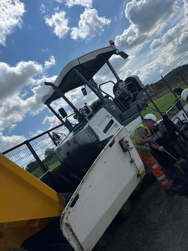 Vogele Super 1303-3i - Асфалтополагач: снимка 3 Vogele Super 1303-3i - Асфалтополагач: снимка 3