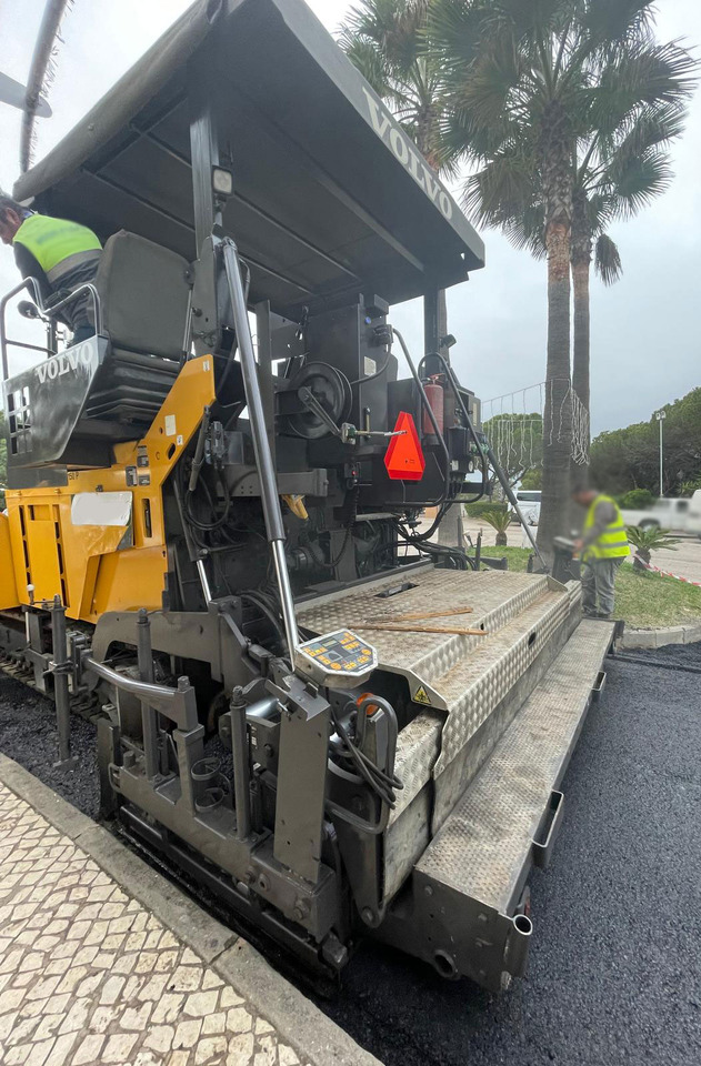 Volvo ABG 8820B - Асфалтополагач: снимка 4 Volvo ABG 8820B - Асфалтополагач: снимка 4