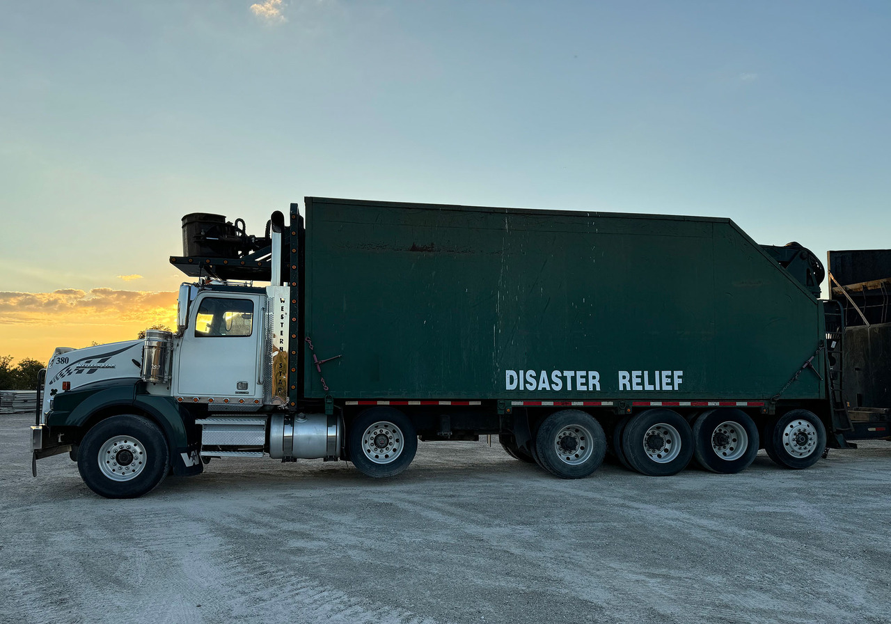Western Star W4900 SB - Боклукчийска кола: снимка 4 Western Star W4900 SB - Боклукчийска кола: снимка 4