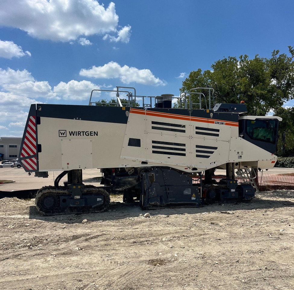 Wirtgen 220 SMI - Пътна фреза: снимка 2 Wirtgen 220 SMI - Пътна фреза: снимка 2