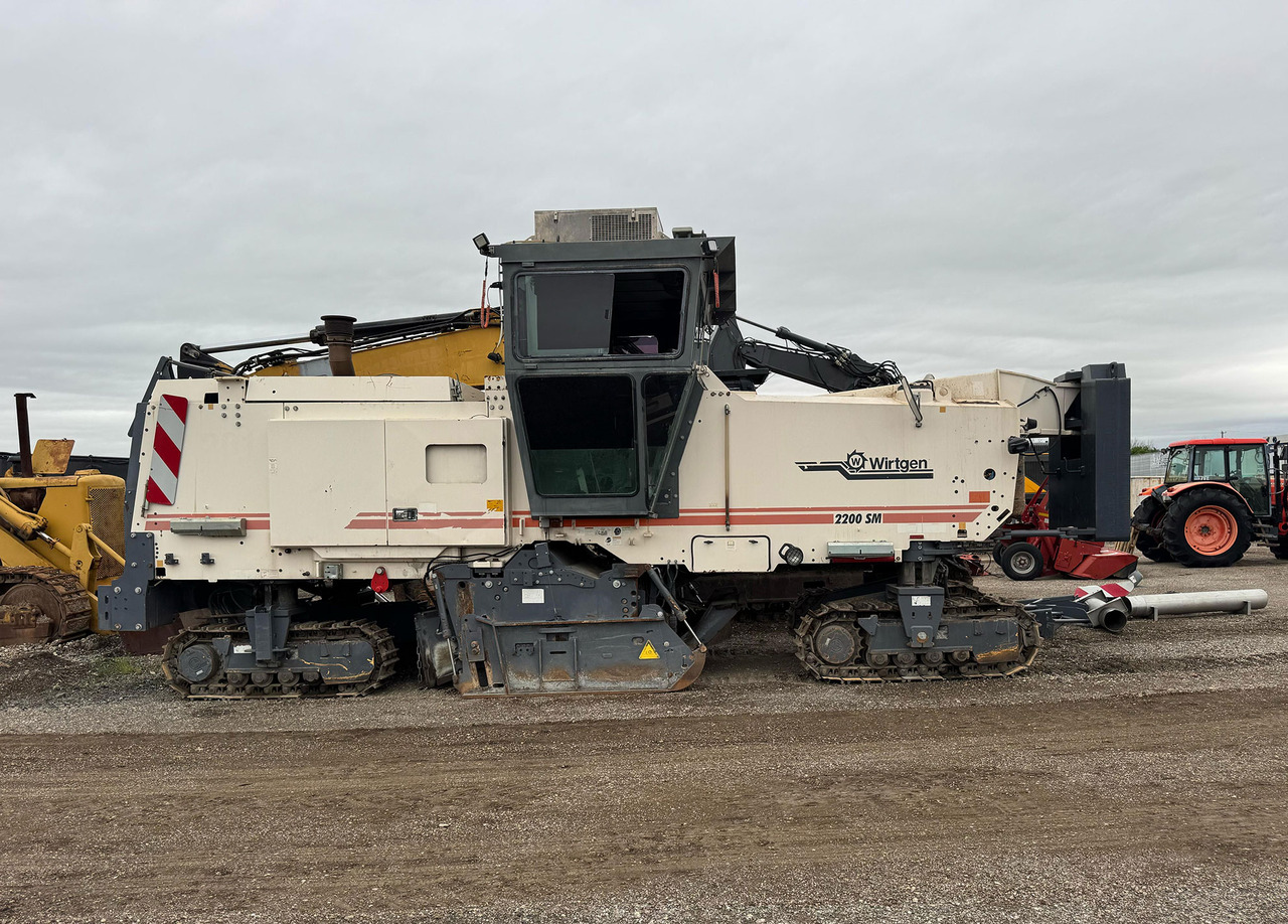 Wirtgen 2200 SM - Пътна фреза: снимка 2 Wirtgen 2200 SM - Пътна фреза: снимка 2