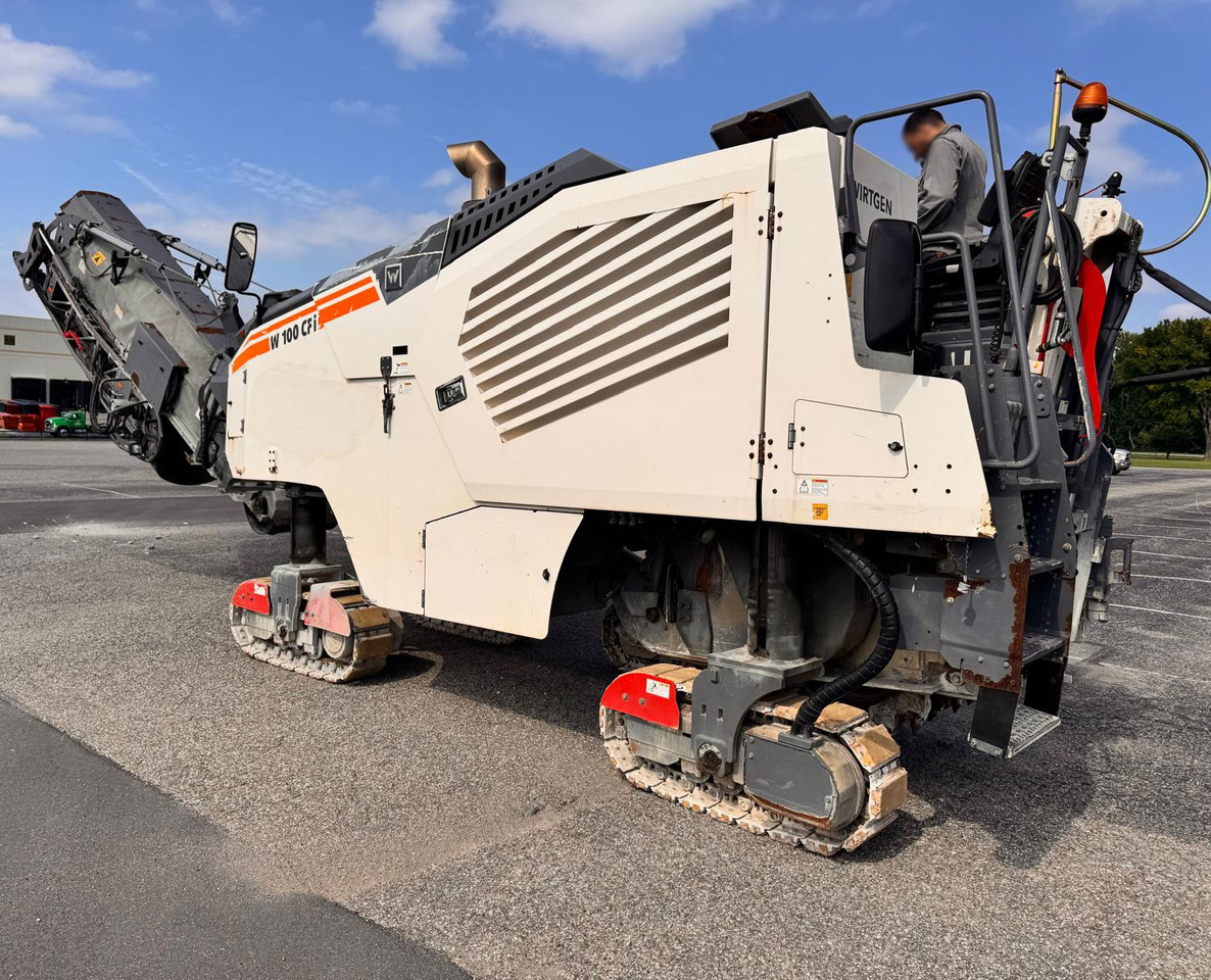Wirtgen W 100 CFI - Пътна фреза: снимка 2 Wirtgen W 100 CFI - Пътна фреза: снимка 2