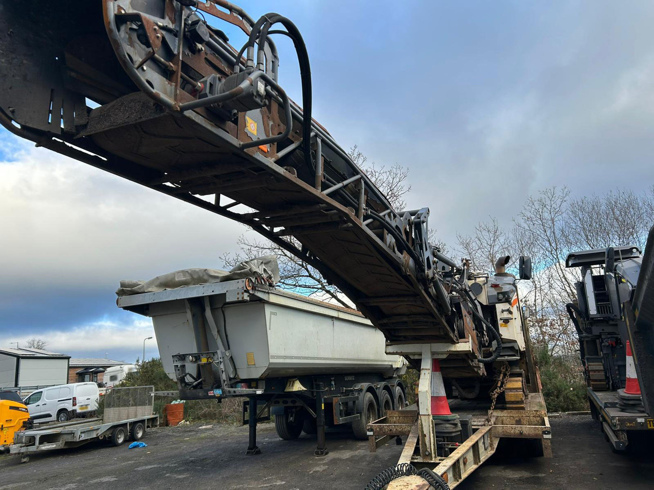 Wirtgen W 100 CFI - Пътна фреза: снимка 4 Wirtgen W 100 CFI - Пътна фреза: снимка 4