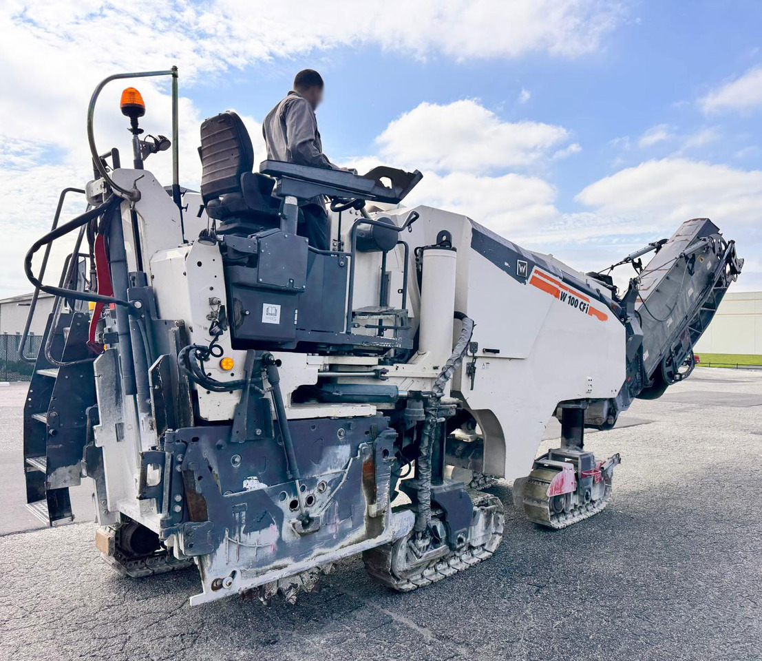 Wirtgen W 100 CFI - Пътна фреза: снимка 5 Wirtgen W 100 CFI - Пътна фреза: снимка 5