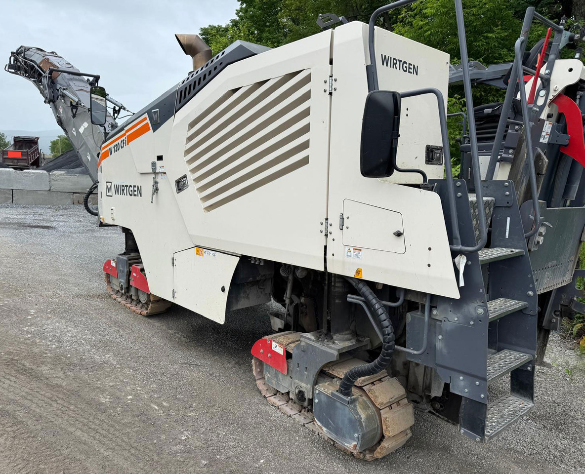 Wirtgen W 120 CFI - Пътна фреза: снимка 2 Wirtgen W 120 CFI - Пътна фреза: снимка 2