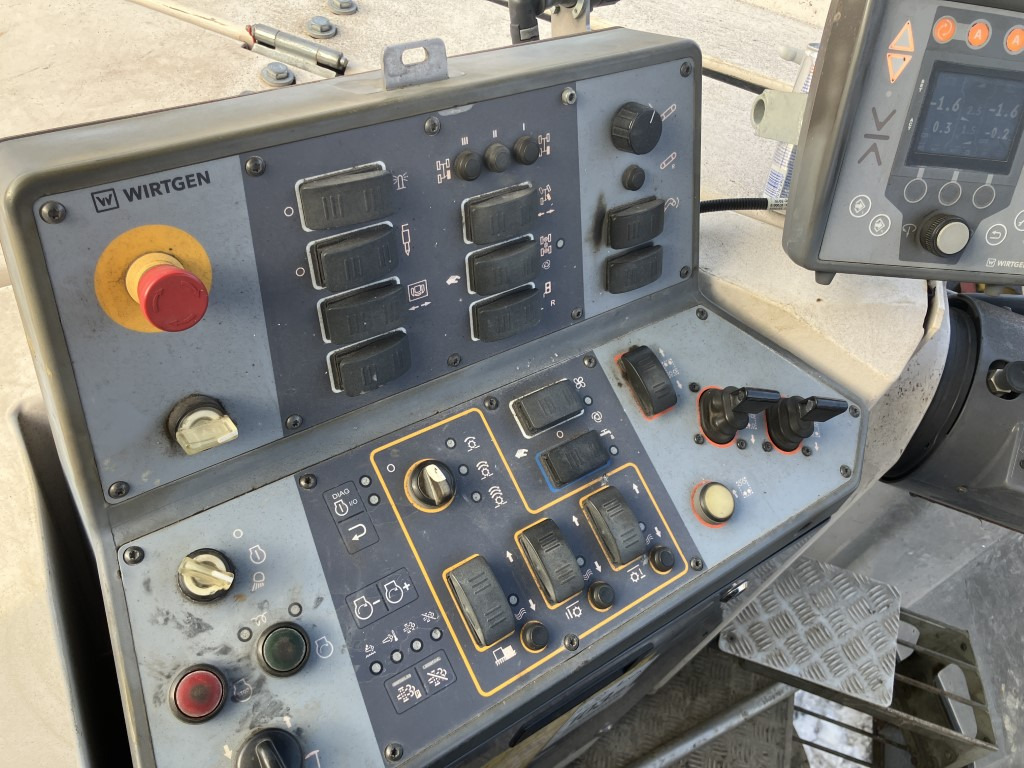 Wirtgen W 120 CFI - Пътна фреза: снимка 5 Wirtgen W 120 CFI - Пътна фреза: снимка 5