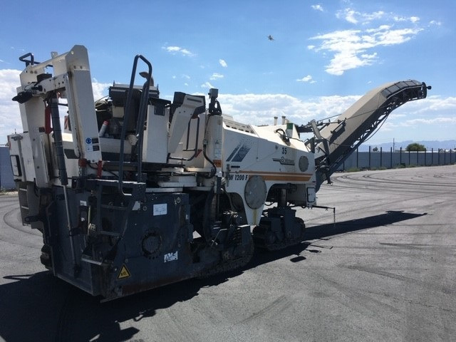 Wirtgen W 1200 F - Пътна фреза: снимка 1 Wirtgen W 1200 F - Пътна фреза: снимка 1