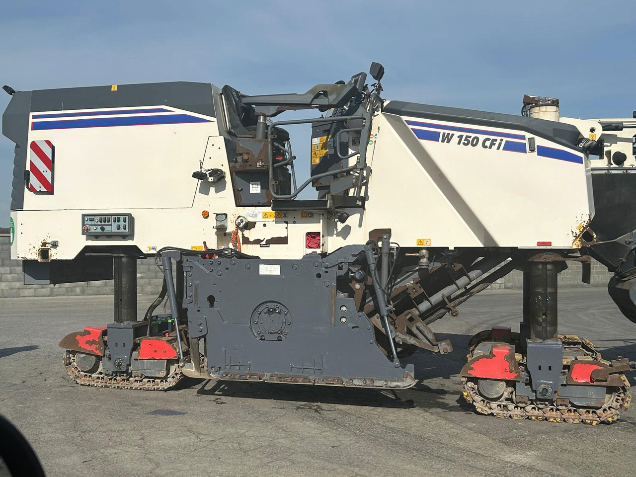 Wirtgen W 150 CFI - Пътна фреза: снимка 2 Wirtgen W 150 CFI - Пътна фреза: снимка 2