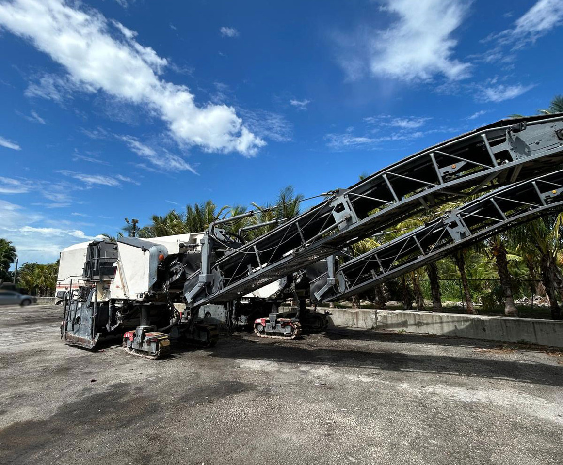 Wirtgen W 200 - Пътна фреза: снимка 1 Wirtgen W 200 - Пътна фреза: снимка 1