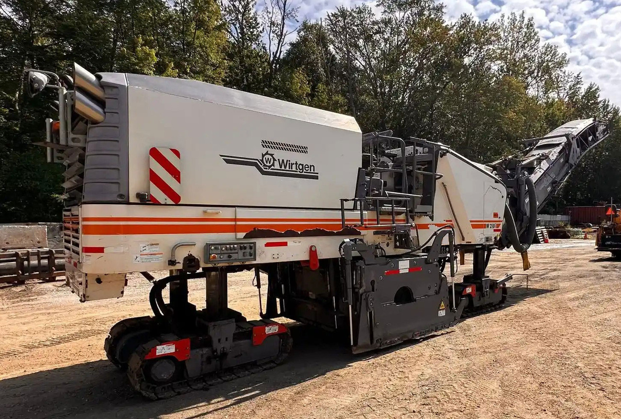 Wirtgen W 210 i - Пътна фреза: снимка 2 Wirtgen W 210 i - Пътна фреза: снимка 2