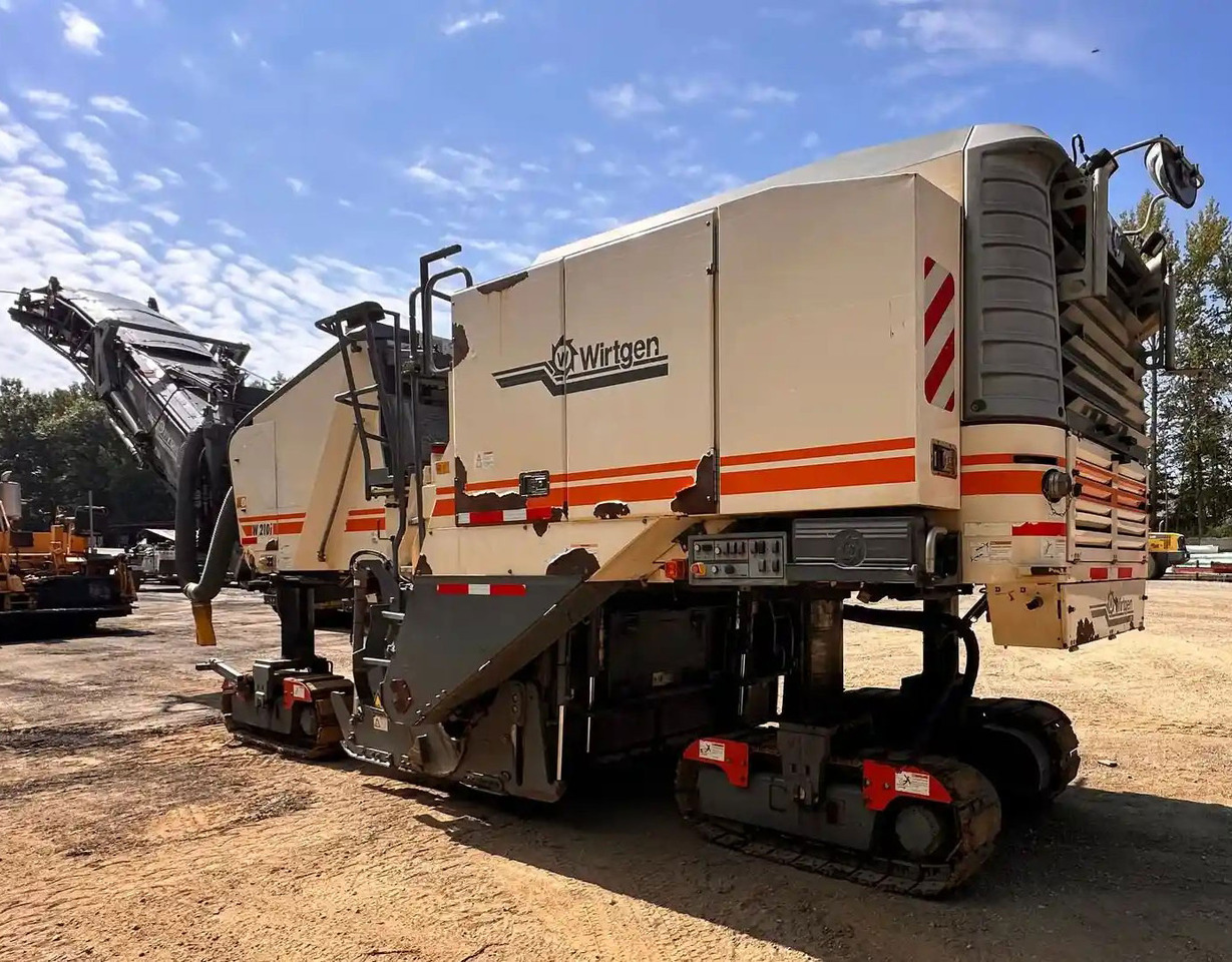 Wirtgen W 210 i - Пътна фреза: снимка 4 Wirtgen W 210 i - Пътна фреза: снимка 4