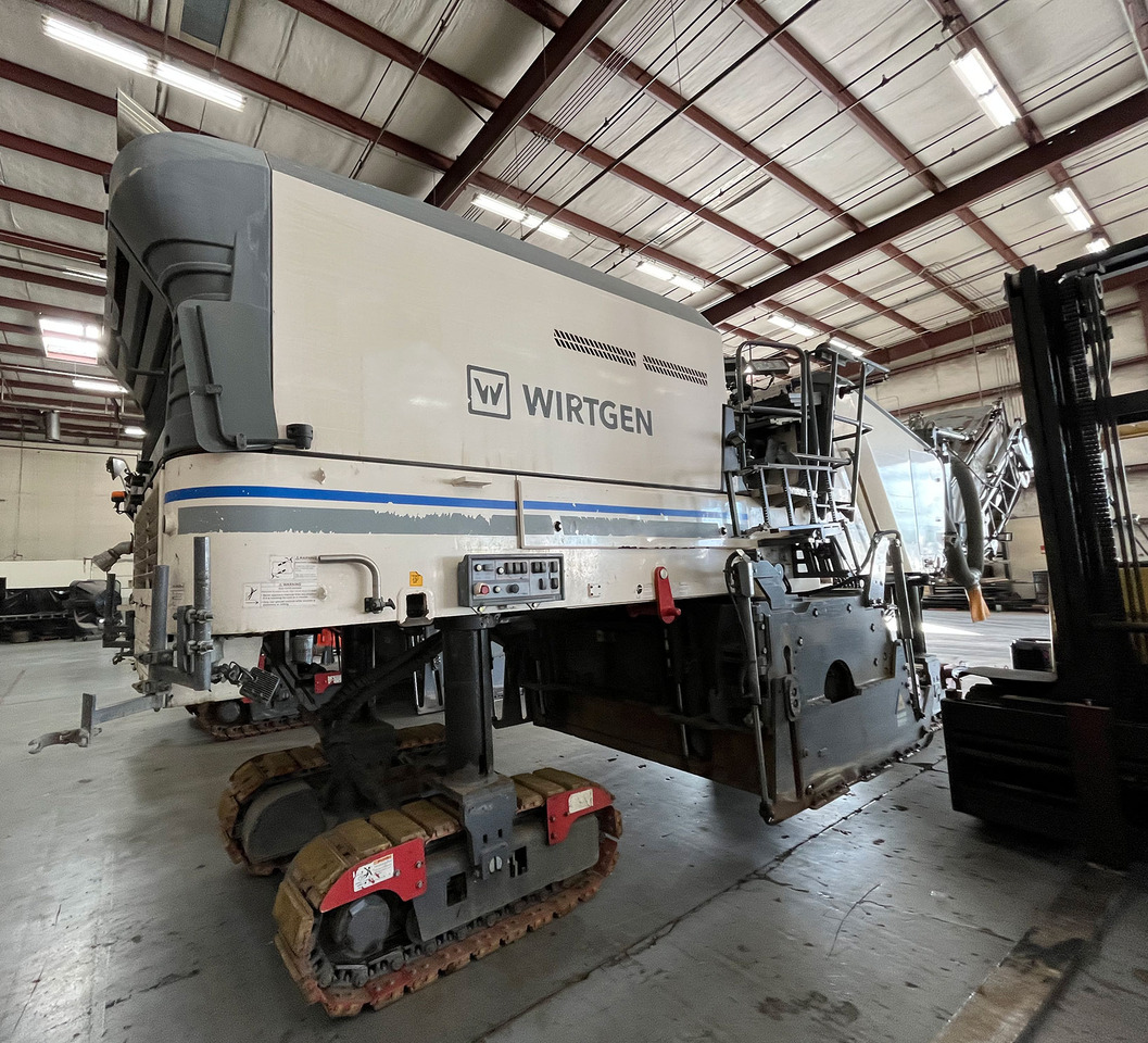 Wirtgen W 210 i - Пътна фреза: снимка 3 Wirtgen W 210 i - Пътна фреза: снимка 3