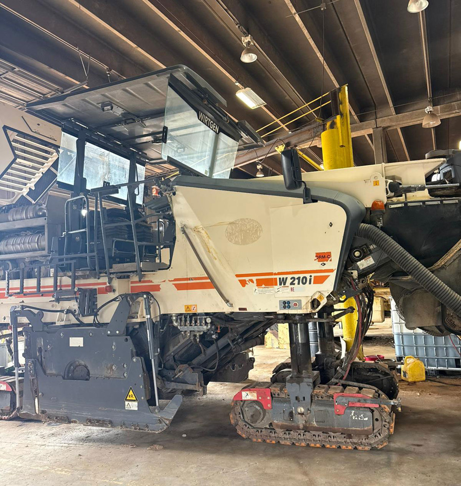 Wirtgen W 210 i - Пътна фреза: снимка 4 Wirtgen W 210 i - Пътна фреза: снимка 4