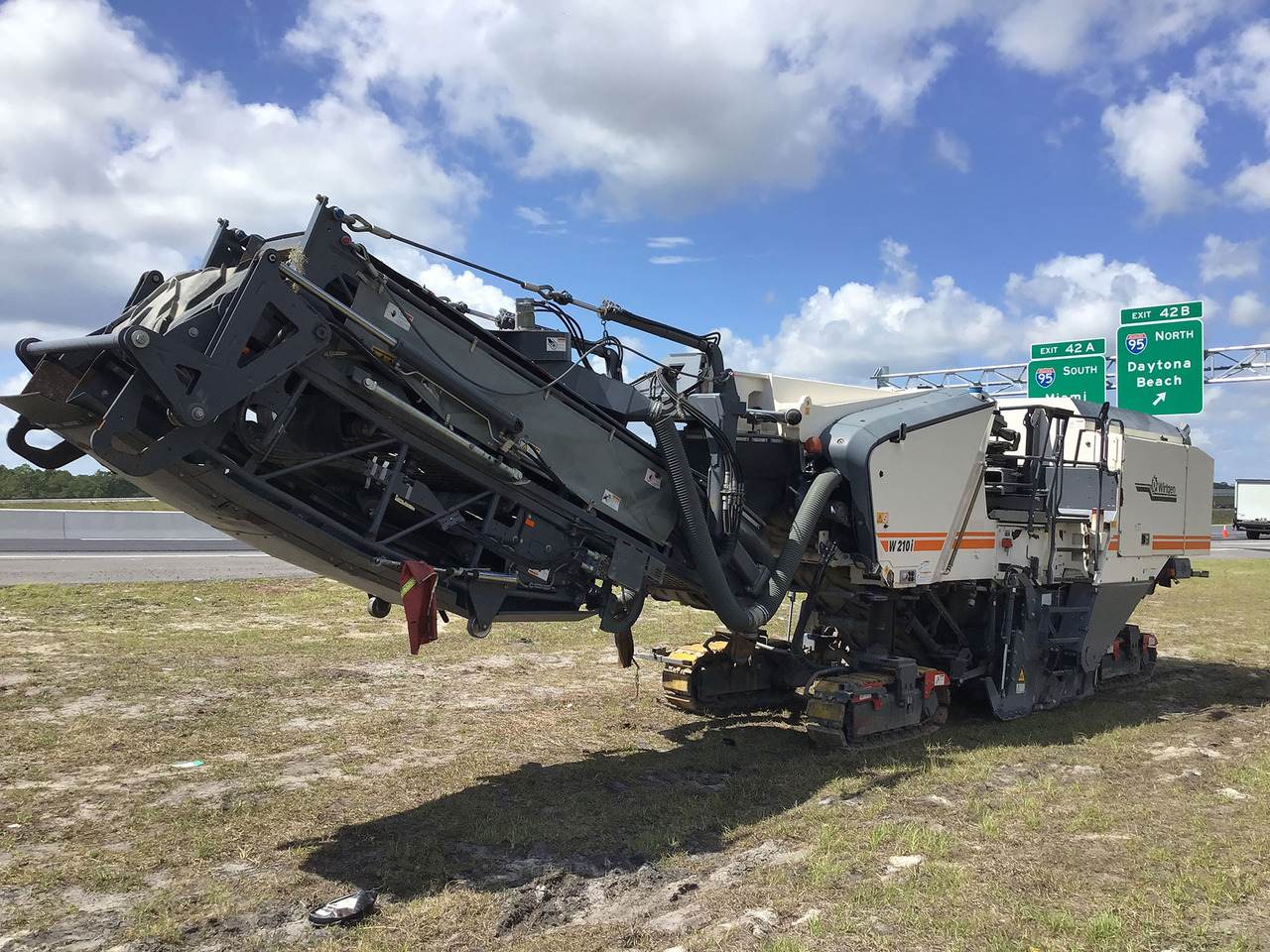 Wirtgen W 210 i - Пътна фреза: снимка 3 Wirtgen W 210 i - Пътна фреза: снимка 3