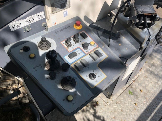 Wirtgen W 220 I - Пътна фреза: снимка 5 Wirtgen W 220 I - Пътна фреза: снимка 5