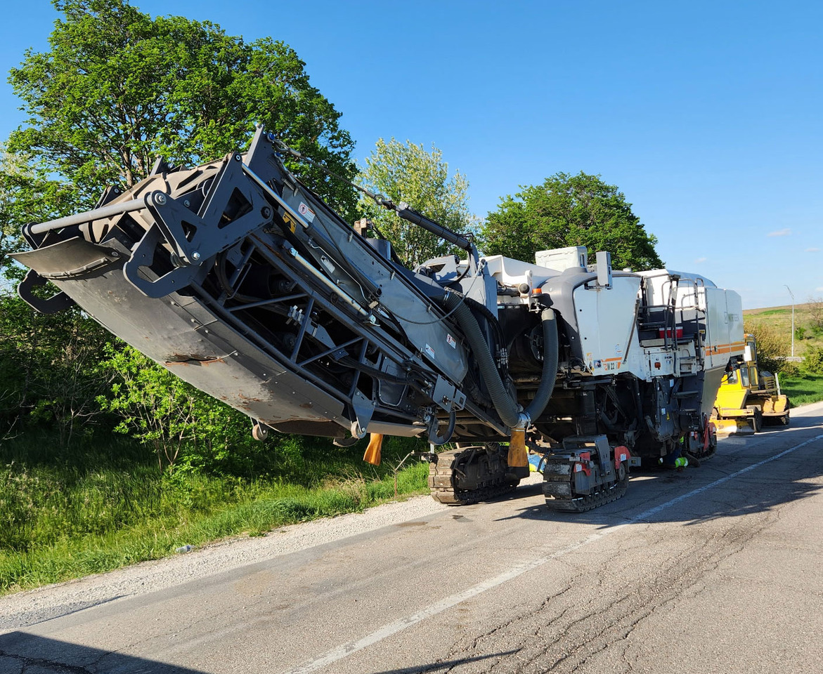 Wirtgen W 220 I - Пътна фреза: снимка 3 Wirtgen W 220 I - Пътна фреза: снимка 3