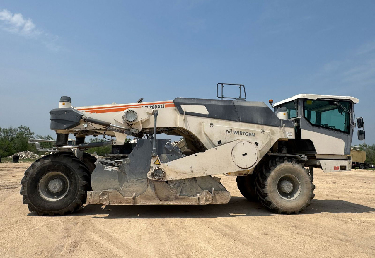 Wirtgen WR 200 XLI - Стабилизатор за почва: снимка 1 Wirtgen WR 200 XLI - Стабилизатор за почва: снимка 1