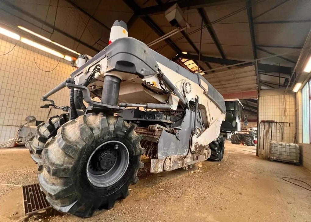 Wirtgen WR 240 I - Стабилизатор за почва: снимка 4 Wirtgen WR 240 I - Стабилизатор за почва: снимка 4