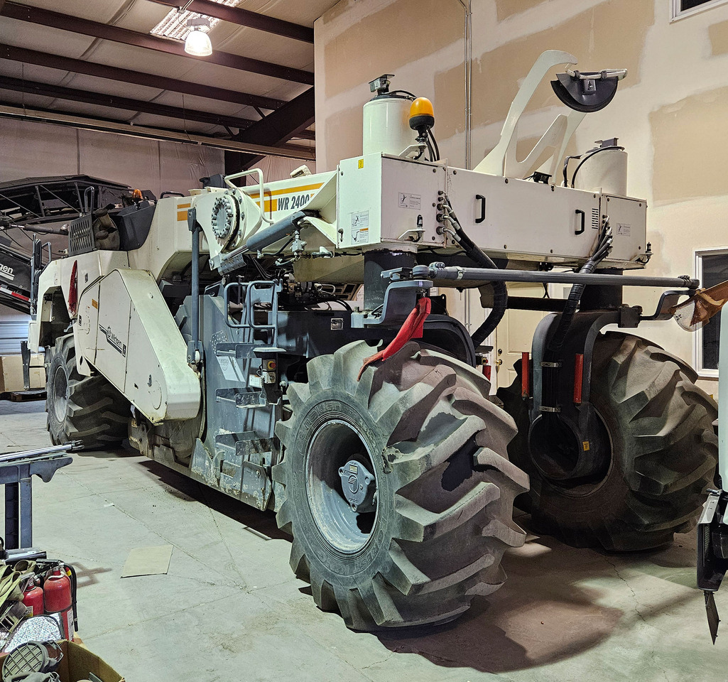 Wirtgen WR 2400 - Стабилизатор за почва: снимка 2 Wirtgen WR 2400 - Стабилизатор за почва: снимка 2