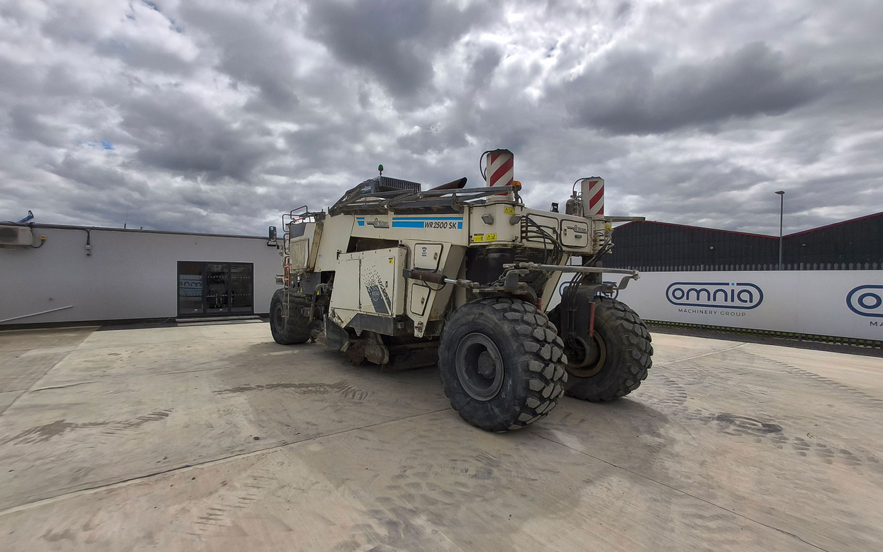 Wirtgen WR 2500 SK - Стабилизатор за почва: снимка 5 Wirtgen WR 2500 SK - Стабилизатор за почва: снимка 5