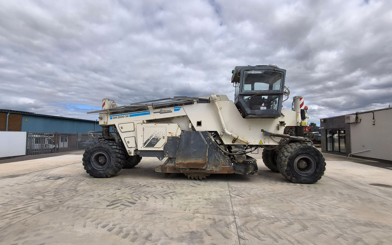 Wirtgen WR 2500 SK - Стабилизатор за почва: снимка 3 Wirtgen WR 2500 SK - Стабилизатор за почва: снимка 3