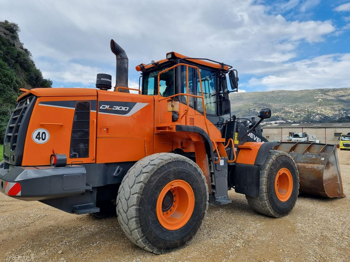 DOOSAN DL300 DL300 - Колесен товарач: снимка 3 DOOSAN DL300 DL300 - Колесен товарач: снимка 3