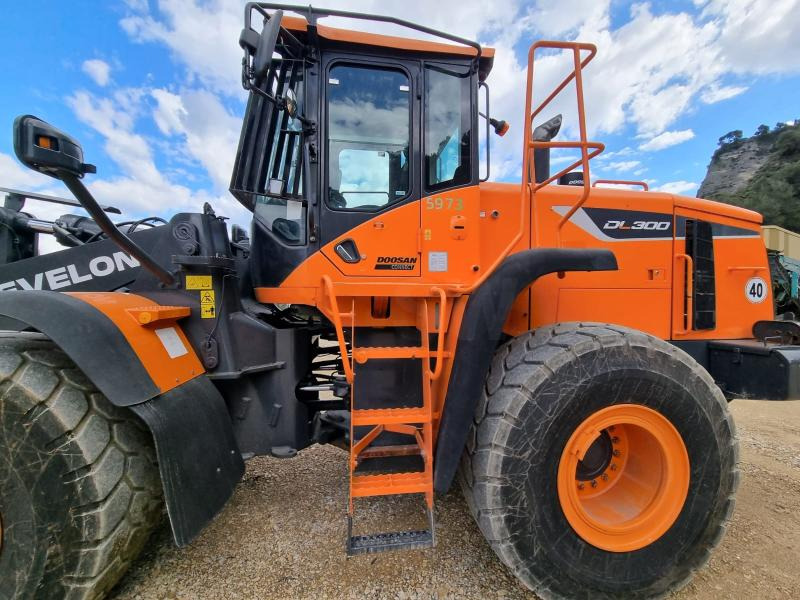 Doosan DL300 - Колесен товарач: снимка 4 Doosan DL300 - Колесен товарач: снимка 4