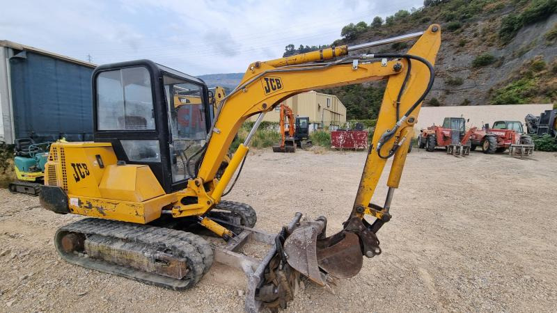 JCB 3.5T - Мини багер: снимка 2 JCB 3.5T - Мини багер: снимка 2