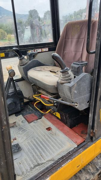 JCB 3.5T - Мини багер: снимка 5 JCB 3.5T - Мини багер: снимка 5