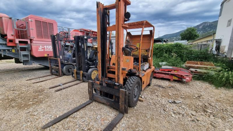 Komatsu FD25T - Дизелов мотокар: снимка 2 Komatsu FD25T - Дизелов мотокар: снимка 2