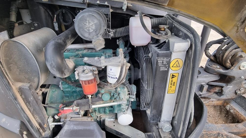 Volvo ECR35D - Мини багер: снимка 5 Volvo ECR35D - Мини багер: снимка 5
