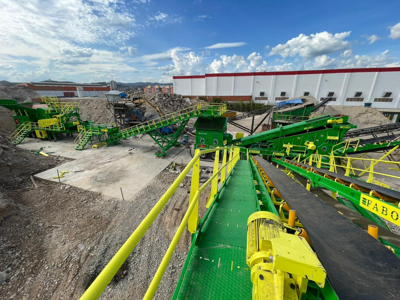 FABO Mobile crusher - Мобилна трошачка: снимка 5 FABO Mobile crusher - Мобилна трошачка: снимка 5