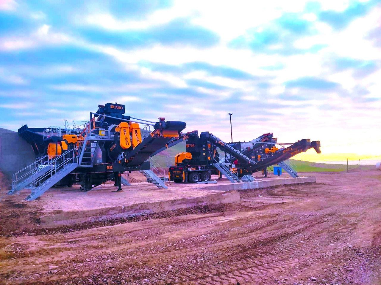 FABO Mobile crusher - Мобилна трошачка: снимка 2 FABO Mobile crusher - Мобилна трошачка: снимка 2