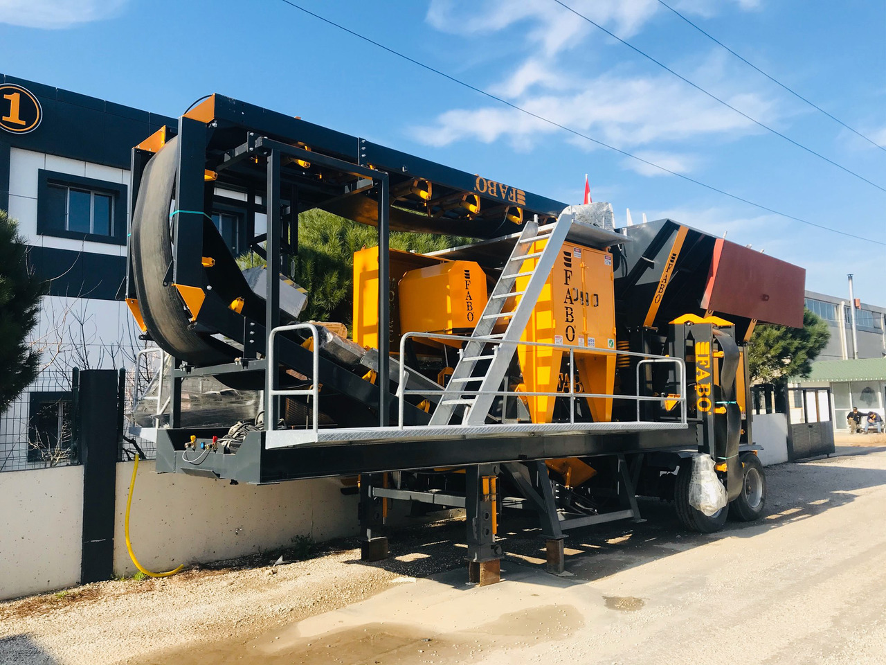 FABO Mobile crusher - Мобилна трошачка: снимка 2 FABO Mobile crusher - Мобилна трошачка: снимка 2